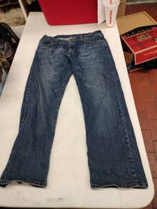 lot 63793 image: Wrangler Relaxed Fit Blue Jeans