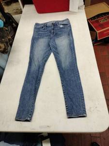 lot 63796 image: American Eagle Outfitters super stretch blue denim jeans - 10