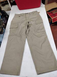 lot 63807 image: khaki Duluth Trading Company cargo pants - 36x30