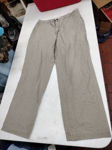 lot 63808 image: Columbia Sportswear pants - Khaki - 36x32