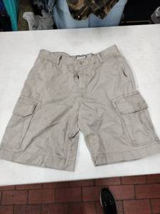 lot 63816 image: Izod Cargo Pants - 32