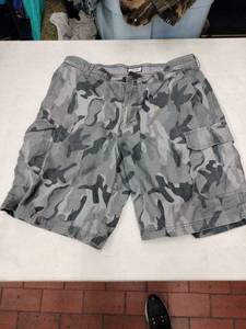 lot 63818 image: Izod Grey Camouflage cargo shorts - 34
