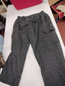 lot 63823 image: Beverly Hills Polo Club sweatpants - 2XL