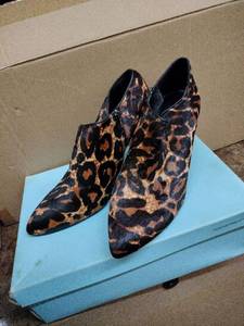 lot 61050 image: Antonio Melani ankle booties