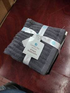 lot 61063 image: Comfort Bay 7-Pack Wash Cloths