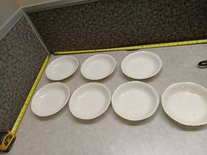 lot 147 image: White Ceramic Scalloped Rim BowlsDishes (Set of 7)
