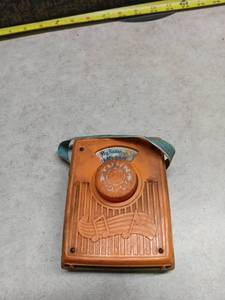 lot 160 image: Fisher-Price Turn Around Music Box Toy w Handle