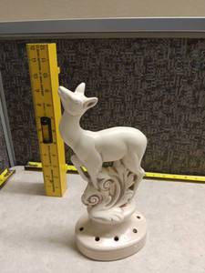lot 170 image: White Ceramic Llama Figurine Decorative Base