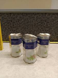 lot 182 image: Collectors Bell Porcelain Bells w Floral Design (Set of 3)