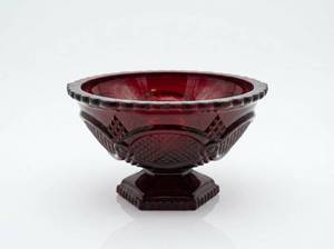 lot 186 image: Avon Red Glass Footed Bowl with Scalloped Edge