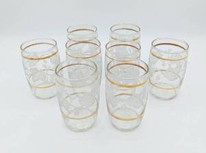 lot 194 image: Set of 8 Glass Drinking Glasses w Gold Trim & Leaf Design