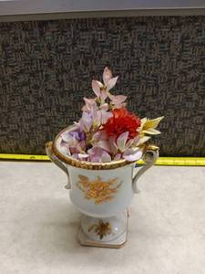 lot 199 image: Porcelain Urn with Floral Arrangement