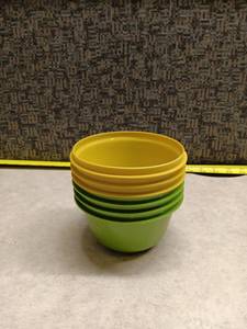 lot 208 image: Eagle Superscal Nesting Bowls Yellow Green