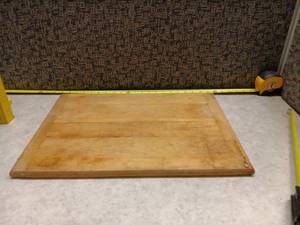 lot 218 image: Wooden Cutting Board