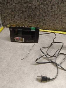 lot 104 image: GE Instant Weather Alert NOAA Radio FMAM with Weather Alert Button