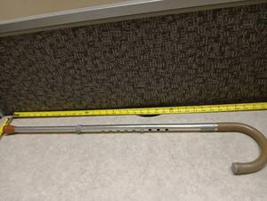 lot 105 image: Metal cane with Adjustable size and Handle 30 inches