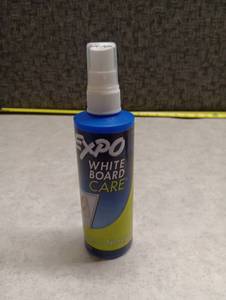 lot 106 image: EXPO Dry Erase Whiteboard Cleaning Spray  8 oz  1 Count