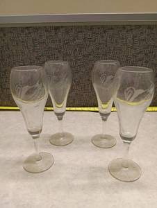 lot 108 image: 4 Piece Glass Drinkware Set with Swan Etching