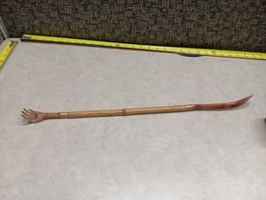 lot 93 image: Back Scratcher with Hand-Shaped Claw End approx 22 in