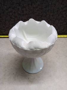 lot 116 image: White Pedestal Compote Bowl with Ruffled Rim