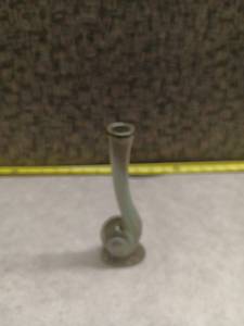 lot 233 image: Frankoma Pottery No. 31 Snail Bud Vase