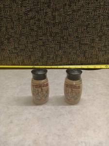 lot 239 image: Vintage Salt and Pepper Shaker Set w State Map Design
