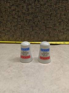 lot 242 image: Dont Mess with Texas Salt and Pepper Shaker Set