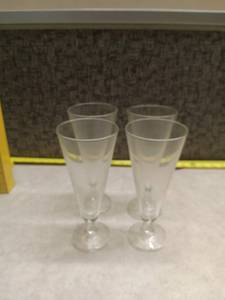 lot 250 image: Set of 4 Clear Glass Footed Beverage Glasses