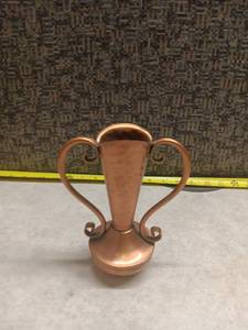 lot 269 image: Copper Decorative Urn with Handles