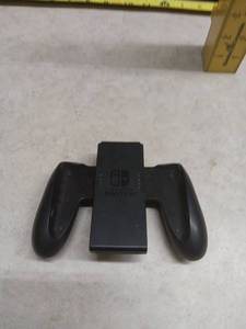 lot 275 image: Nintendo Switch Grip Controller with Detachable Joy-Con Straps