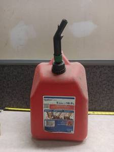 lot 305 image: Scepter USA 5 Gallon  18.9L Gasoline Fuel Can