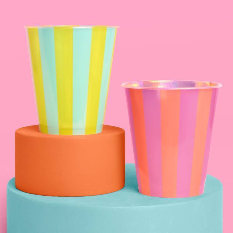 lot 2148 image: xo, Fetti 16pc Pink  Green Pool Party Plastic Cups 12oz  Summer Decor