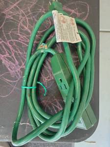 lot 5 image: Kintron E-188244 KB-2F3 Extension Cord 13A 125V Green - Retail $0
