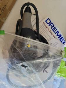 lot 22 image: Dremel Electric Engraver 120V 0.2A - Retail $0