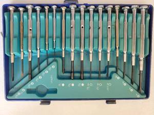 lot 26 image: Taiwan 16-Piece Jewelers Screwdriver Set with Case - Retail $0