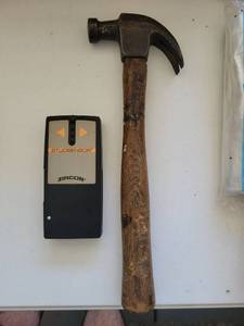 lot 39 image: Zircon Studsensor Stud Finder with Claw Hammer - Retail $0