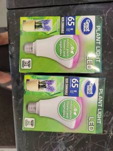 lot 62 image: Great Value Plant Light LED 8.5W 65 Medium Base Indoor Plants Flowers Vegetables - Retail $0