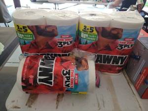 lot 74 image: Bounty 3-Ply Paper Towel Rolls 5 Family Pack Tear-A-Square - Retail $0
