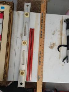 lot 79 image: Swanson spirit level with brass sights 2 ft ruler stick - Retail $0