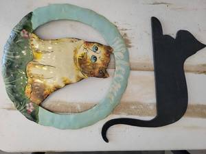 lot 81 image: Cat Wall Art Decor Piece with Tail - Retail $0
