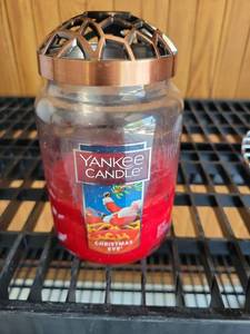 lot 107 image: Yankee Candle Christmas Eve Scented Jar Candle - Retail $0