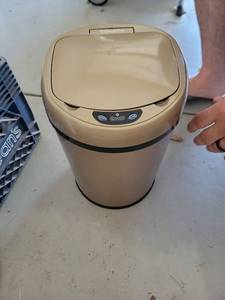 lot 146 image: Conimpo Automatic Sensor Trash Can Beige - Retail $0