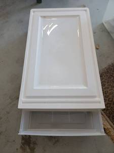 lot 177 image: White Plastic under bed storage container