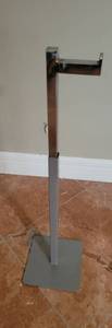 lot 196 image: Free standing adjustable hanging rack