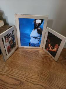 lot 201 image: 3-Panel Photo Display Frame with Portrait Prints