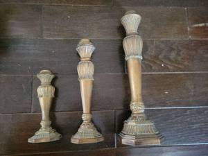 lot 229 image: Set of 3 Brass Candlesticks with Fluted Urn Tops and Decorative Bases