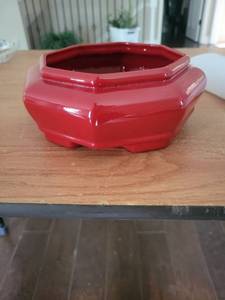 lot 243 image: Red Ceramic Bowl Octagonal Shape