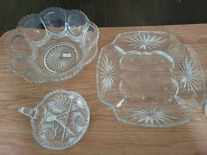 lot 244 image: Pressed Glass Serving Dishes Set of 3 Pieces with Starburst Pattern