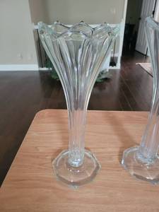 lot 263 image: Clear Glass Vase Pair with Fluted Design and Scalloped Rim 14.5h