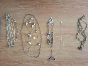 lot 286 image: Lot of 7 Assorted Beaded Necklaces and Pendant Chains